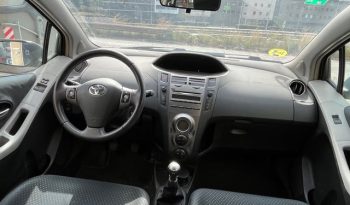 
									Toyota Yaris 2010 lleno								