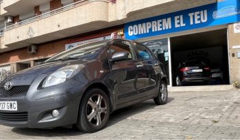 
									Toyota Yaris 2010 lleno								