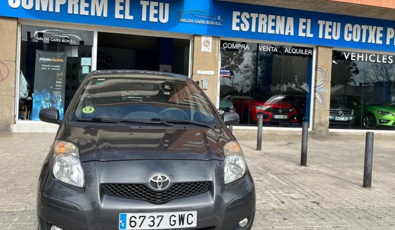 
								Toyota Yaris 2010 lleno									