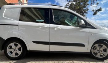 
									Ford Transit Courier 2020 lleno								