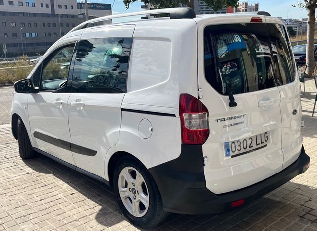
								Ford Transit Courier 2020 lleno									