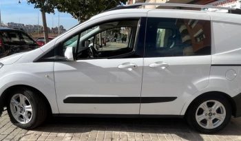 
									Ford Transit Courier 2020 lleno								