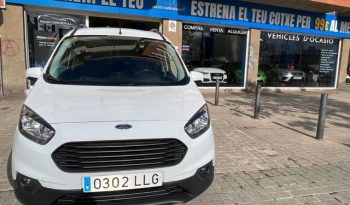 
									Ford Transit Courier 2020 lleno								