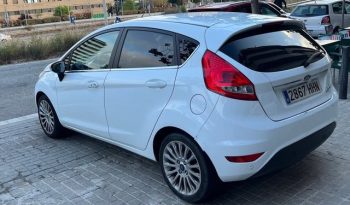 
									Ford Fiesta 2011 lleno								