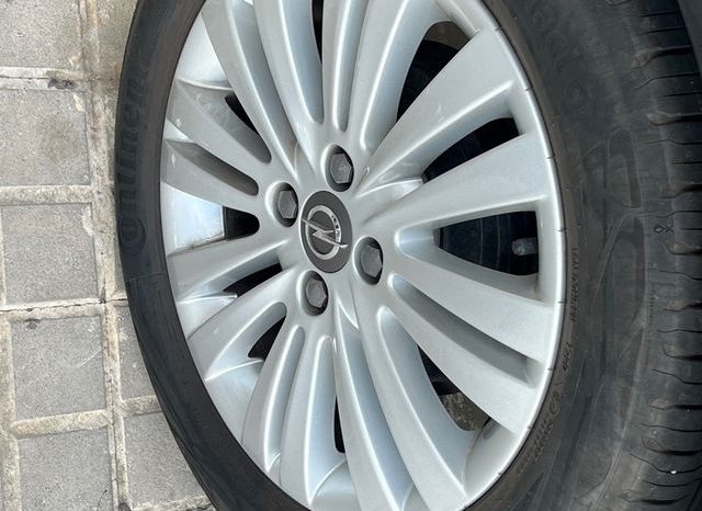 
								Opel Corsa 2014 lleno									