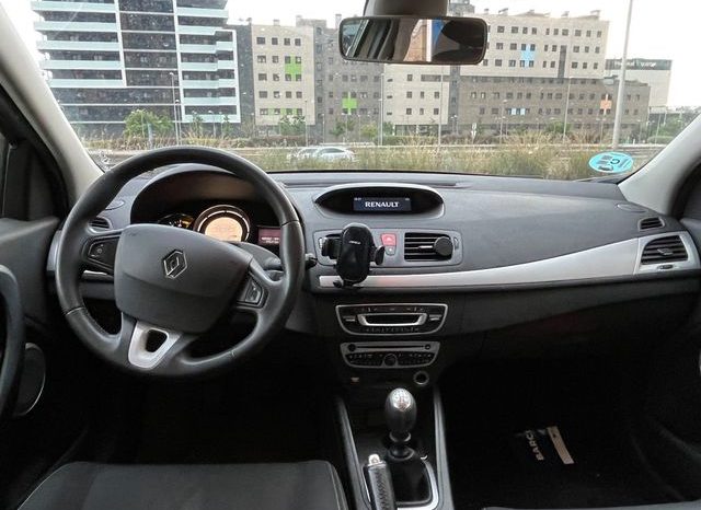 
								Renault Megane 2009 lleno									