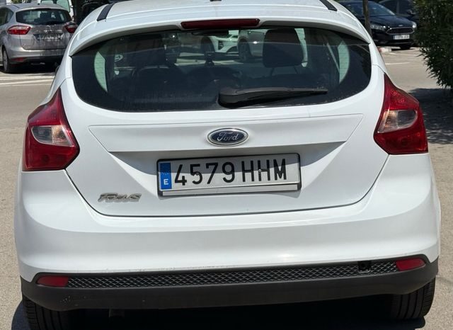
								Ford Focus 2012 lleno									