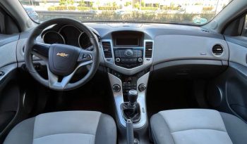 
									Chevrolet Cruze 2009 lleno								
