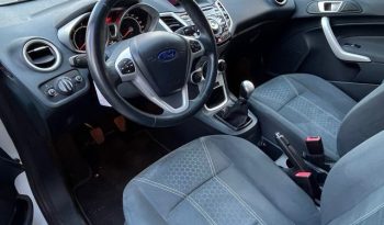 
									Ford Fiesta 2011 lleno								