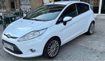 
									Ford Fiesta 2011 lleno								