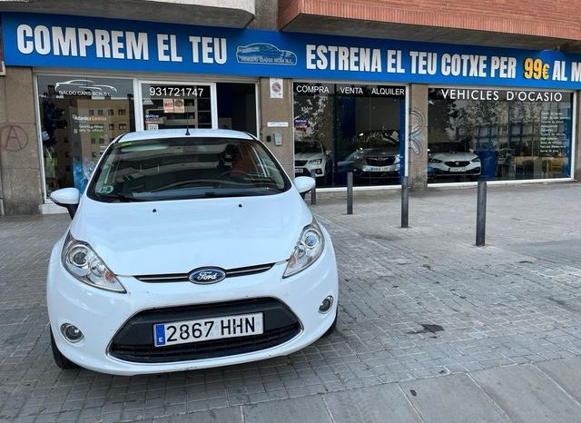 
								Ford Fiesta 2011 lleno									