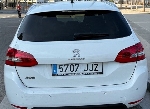 
								Peugeot 308 2015 lleno									