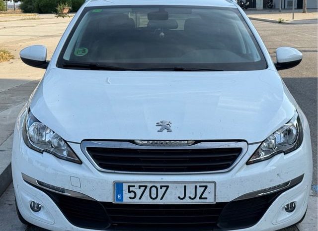 
								Peugeot 308 2015 lleno									