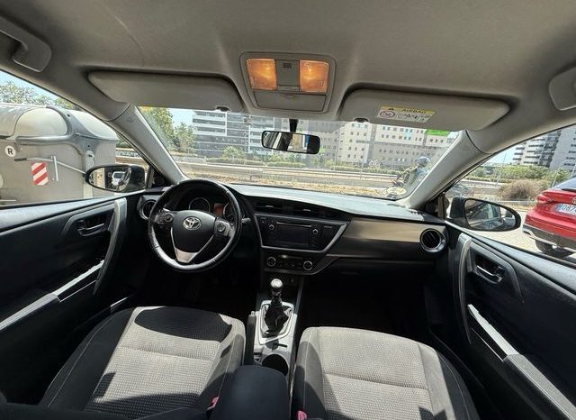 
								Toyota Auris 2014 lleno									