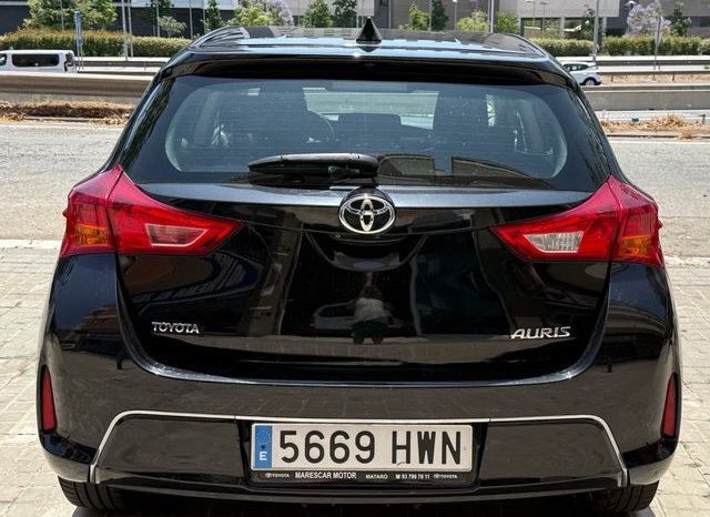 
								Toyota Auris 2014 lleno									