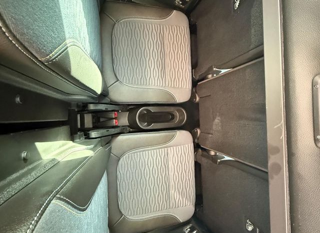 
								Nissan X-Trail 2016 lleno									