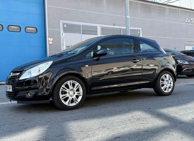 
								Opel Corsa 2007 lleno									