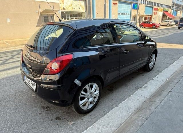 
								Opel Corsa 2007 lleno									