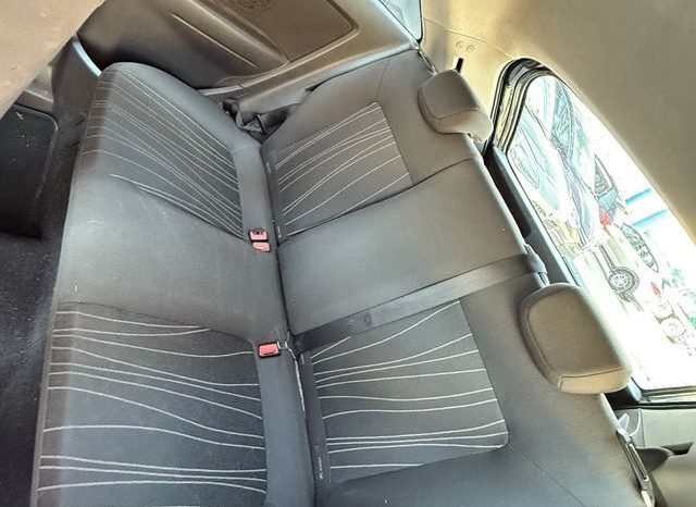 
								Opel Corsa 2007 lleno									