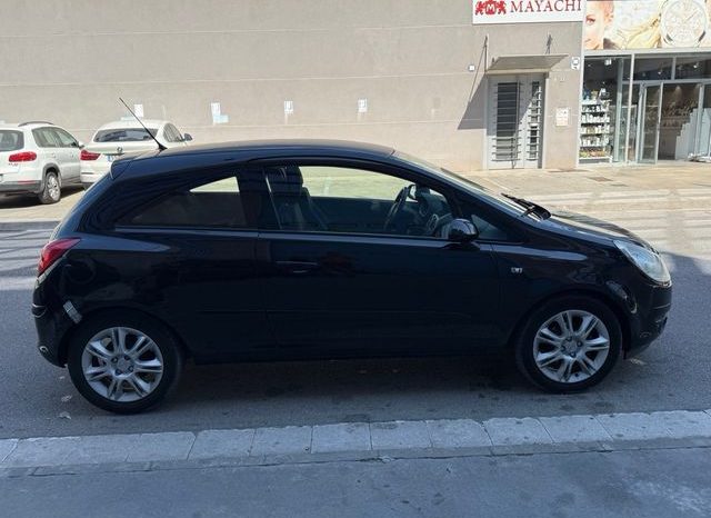 
								Opel Corsa 2007 lleno									