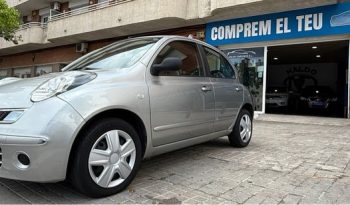 
									Nissan Micra 2010 lleno								