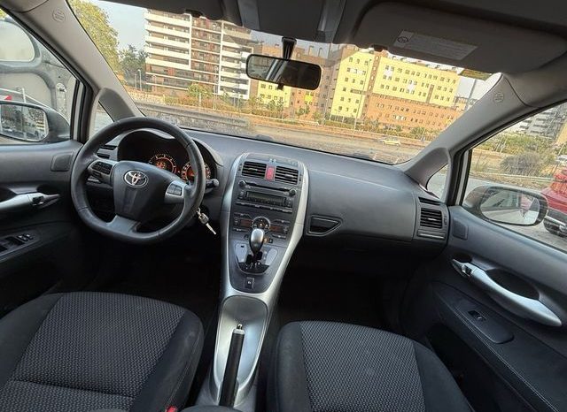 
								Toyota Auris 2011 lleno									