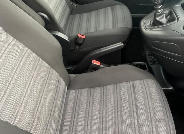 
								Opel Combo 2021 lleno									