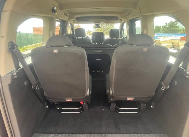
								Opel Combo 2021 lleno									