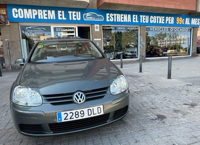 
								Volkswagen golf 2005 lleno									
