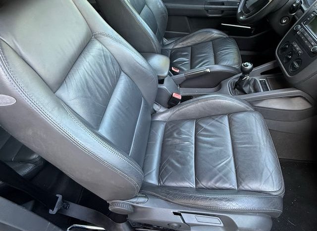 
								Volkswagen golf 2005 lleno									