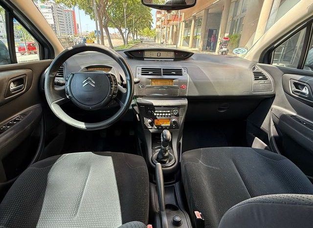 
								Citroën C4 2008 lleno									