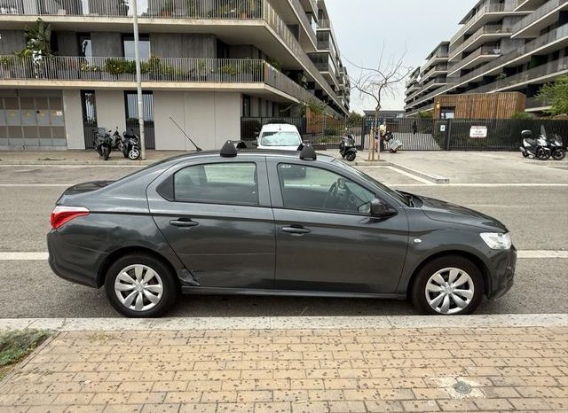 
								Citroen C-Élysée 2016 lleno									