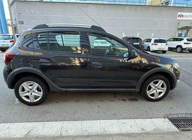 
								Dacia Sandero 2016 lleno									