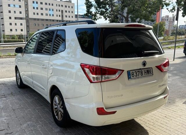 
								SsangYong Rodius 2014 lleno									