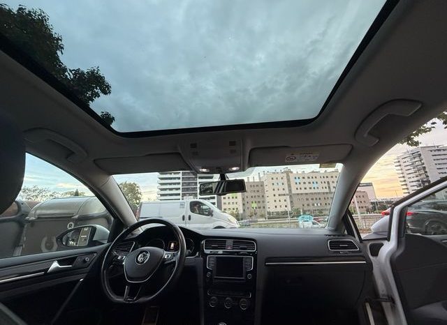 
								Volkswagen Golf 2015 lleno									