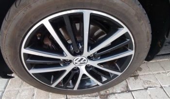 
									Volkswagen Golf 2009 lleno								