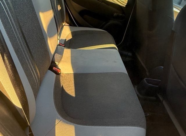 
								Fiat Punto 2012 lleno									