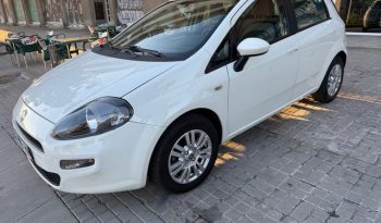 
									Fiat Punto 2012 lleno								