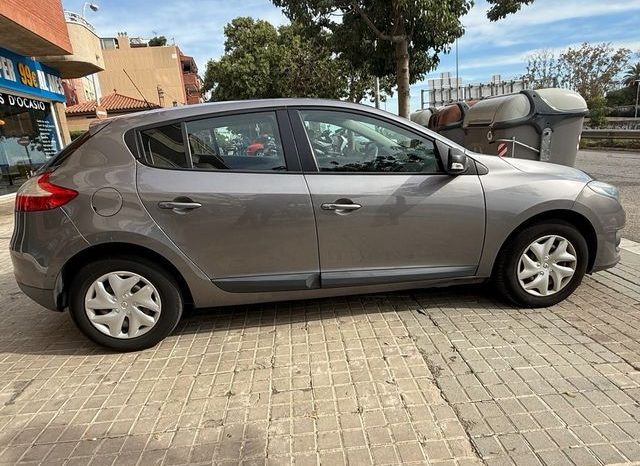 
								Renault Megane 2014 lleno									