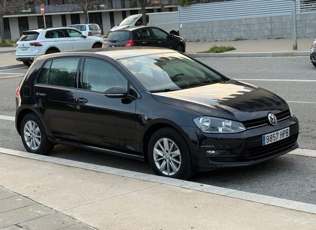
								Volkswagen Golf 2013 lleno									