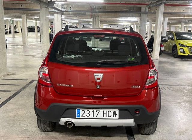 
								Dacia Sandero 2011 lleno									
