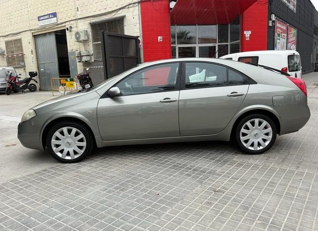 
								Nissan Primera 2007 lleno									