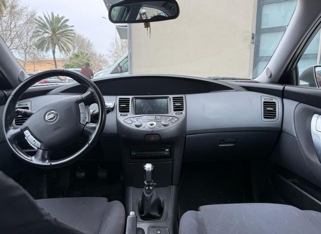 
								Nissan Primera 2007 lleno									