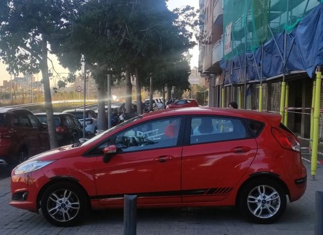 
								Ford Fiesta 2016 lleno									