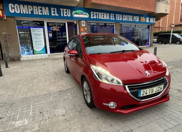 
								Peugeot 208 2017 lleno									