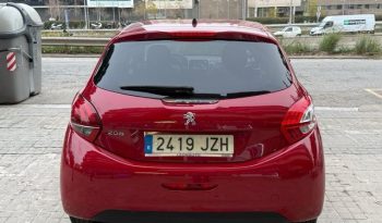 
									Peugeot 208 2017 lleno								