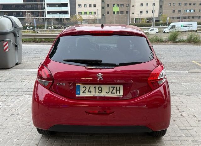 
								Peugeot 208 2017 lleno									