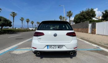
									Volkswagen Golf GTI lleno								