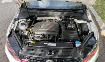 
									Volkswagen Golf GTI lleno								