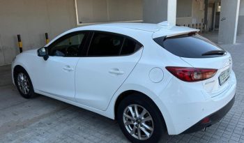 
									Mazda 3 2015 lleno								